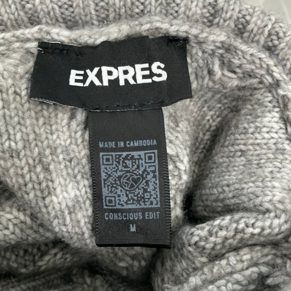 EXPRESS Cable Knit Turtleneck Sweater Gray Size M – Conscious Edit - Picture 5 of 9